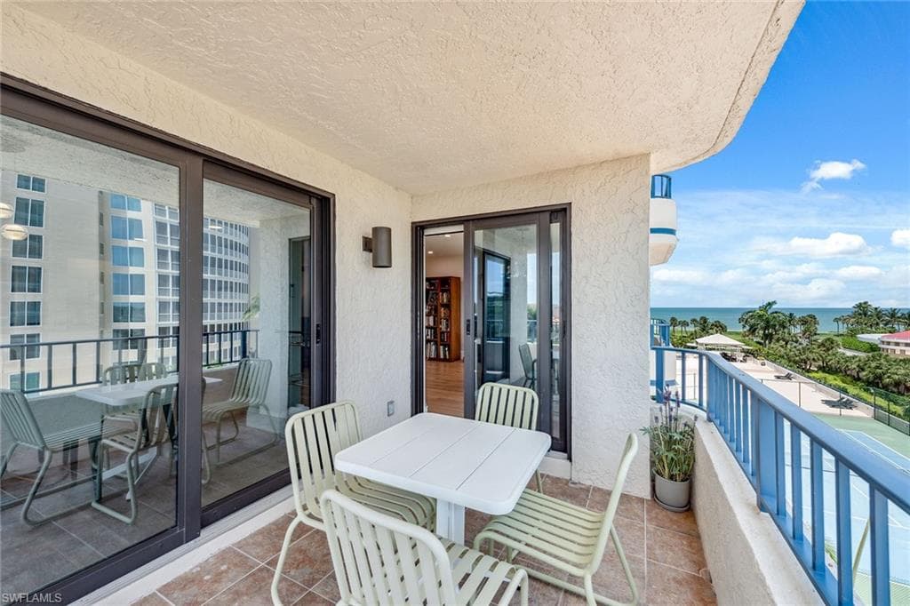 4451 Gulf Shore Blvd N 605, Naples, FL 34103-14