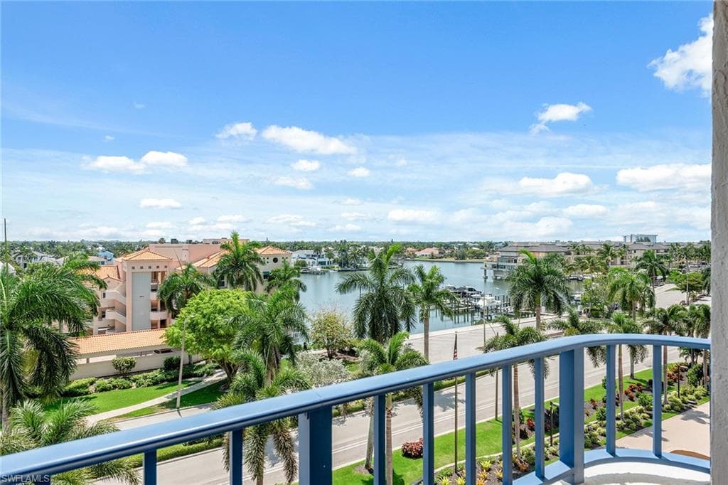 4451 Gulf Shore Blvd N 605, Naples, FL 34103-3