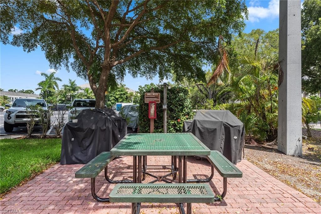 1300 Gulf Shore Blvd N 407, Naples, FL 34102-18