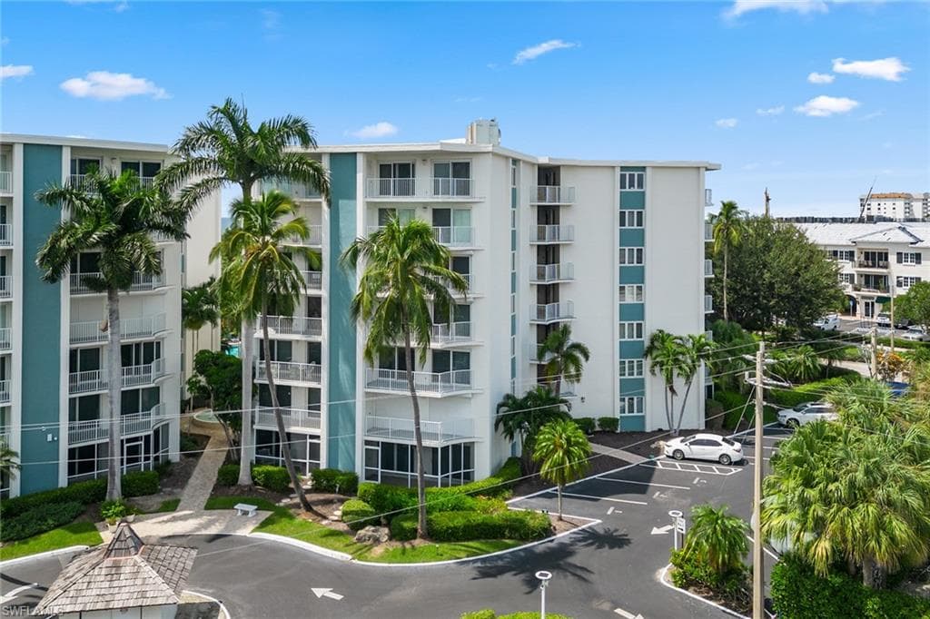 1300 Gulf Shore Blvd N 407, Naples, FL 34102-21