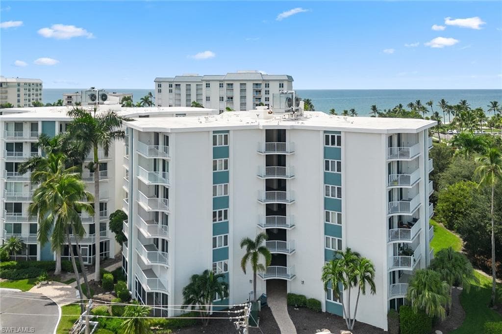 1300 Gulf Shore Blvd N 407, Naples, FL 34102-22