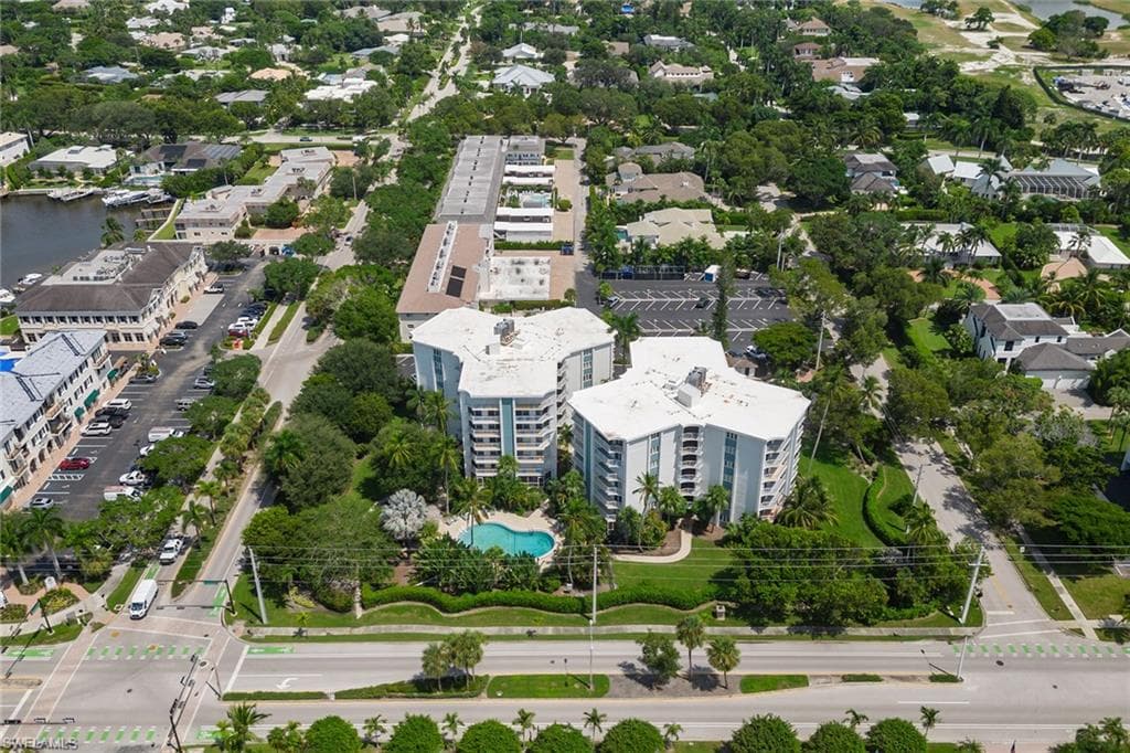 1300 Gulf Shore Blvd N 407, Naples, FL 34102-25