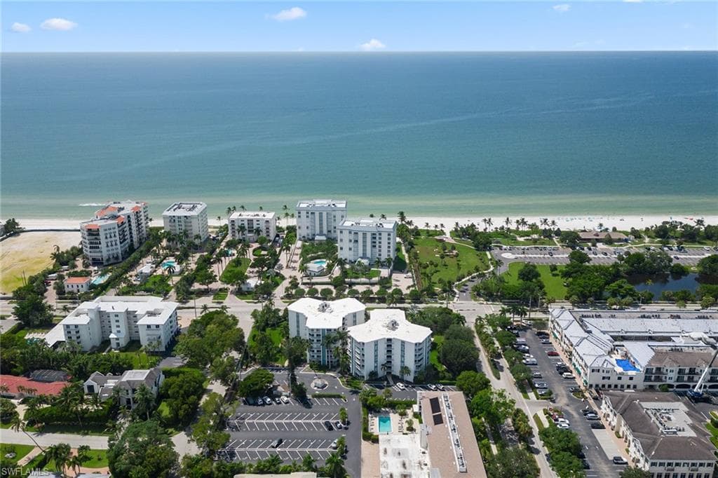 1300 Gulf Shore Blvd N 407, Naples, FL 34102-26