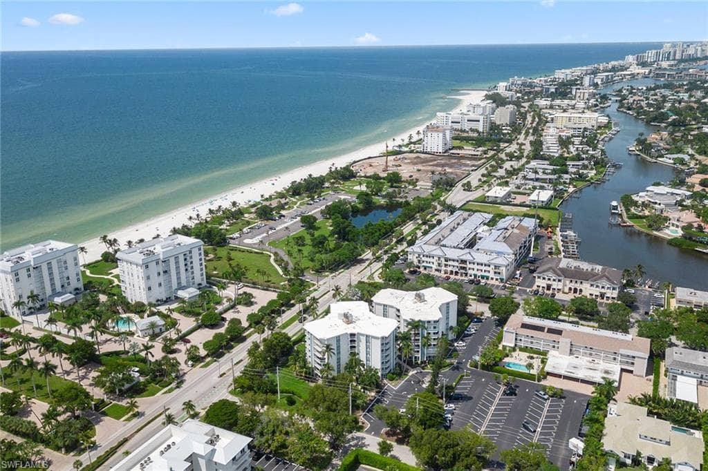 1300 Gulf Shore Blvd N 407, Naples, FL 34102-27