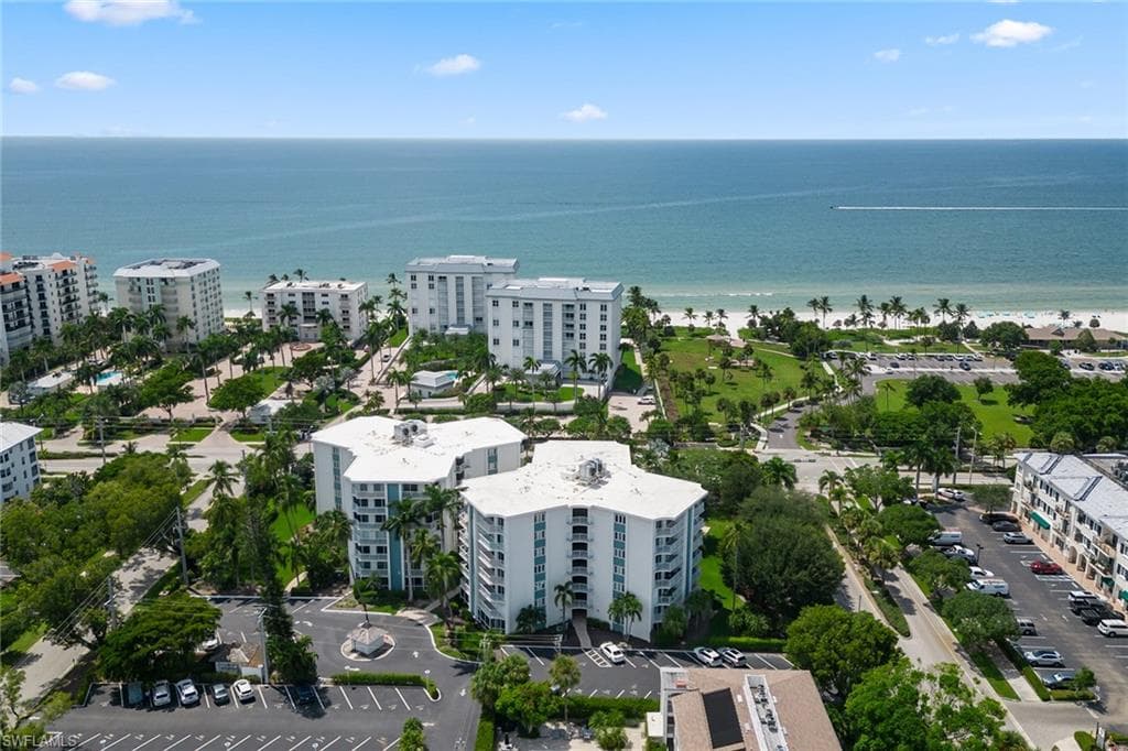 1300 Gulf Shore Blvd N 407, Naples, FL 34102-1