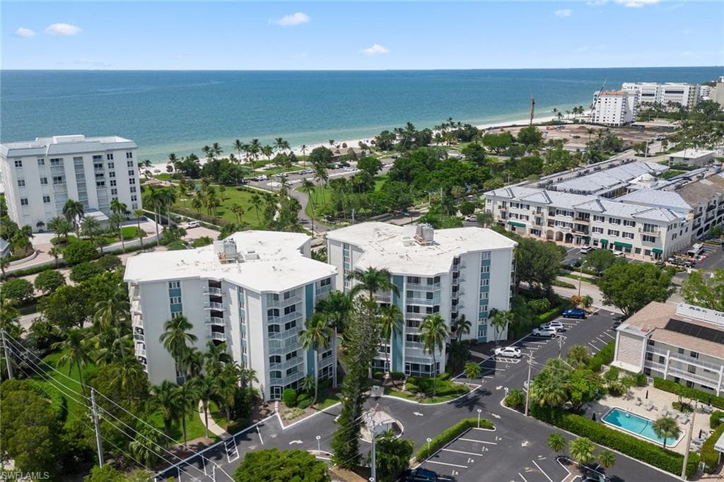 1300 Gulf Shore Blvd N 407, Naples, FL 34102-29