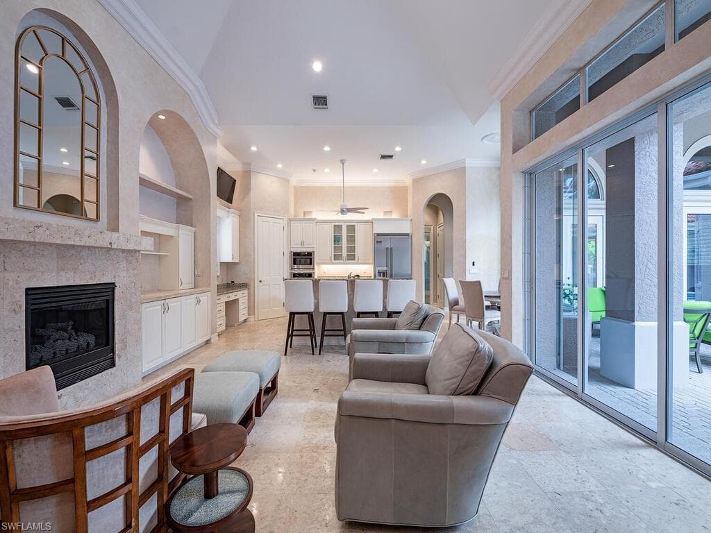 2080 Gordon Dr, Naples, FL 34102-10