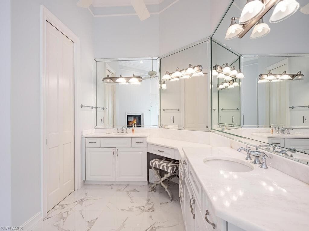 2080 Gordon Dr, Naples, FL 34102-13