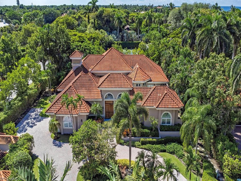 2080 Gordon Dr, Naples, FL 34102-1