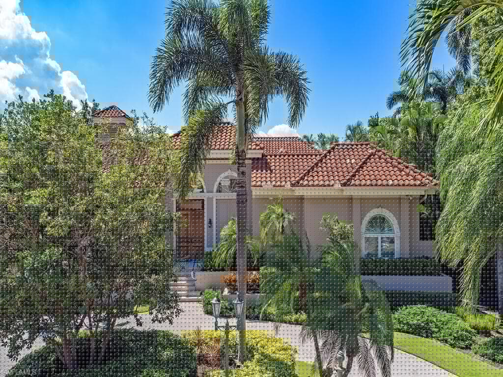 2080 Gordon Dr, Naples, FL 34102-4
