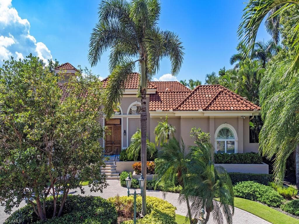 2080 Gordon Dr, Naples, FL 34102-4
