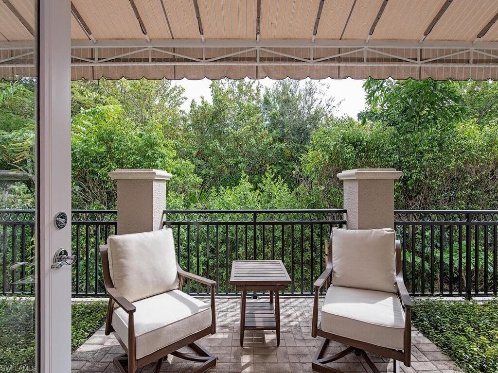 2080 Gordon Dr, Naples, FL 34102-6