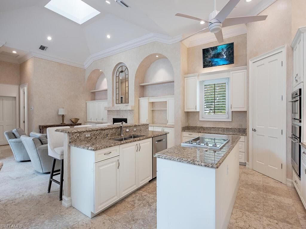 2080 Gordon Dr, Naples, FL 34102-8