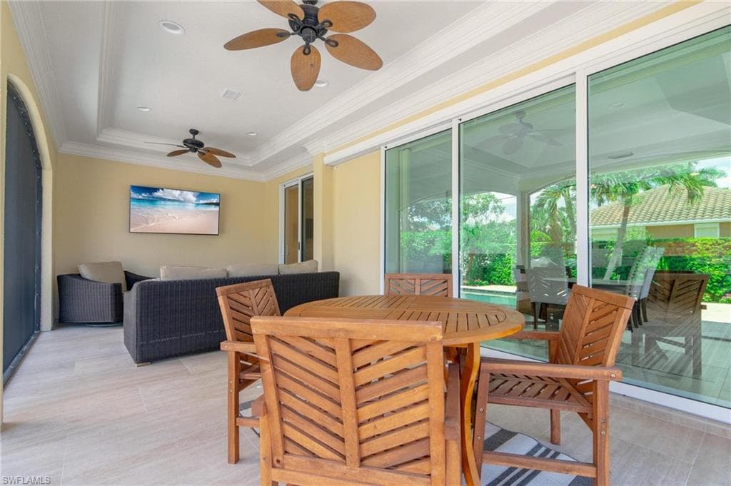 515 99th Ave N, Naples, FL 34108-12