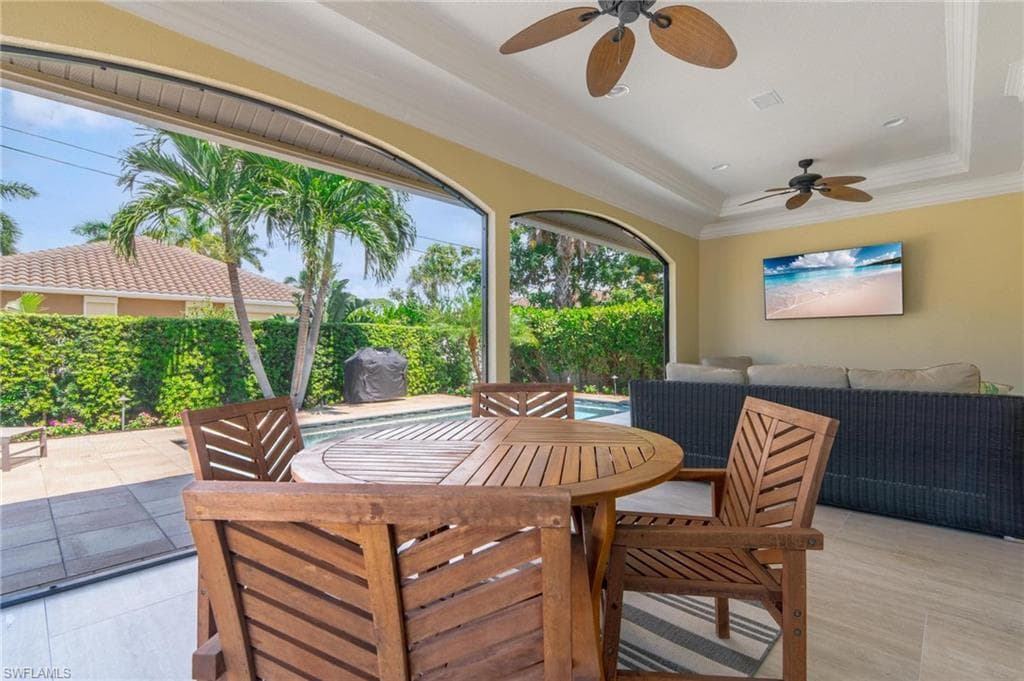 515 99th Ave N, Naples, FL 34108-13