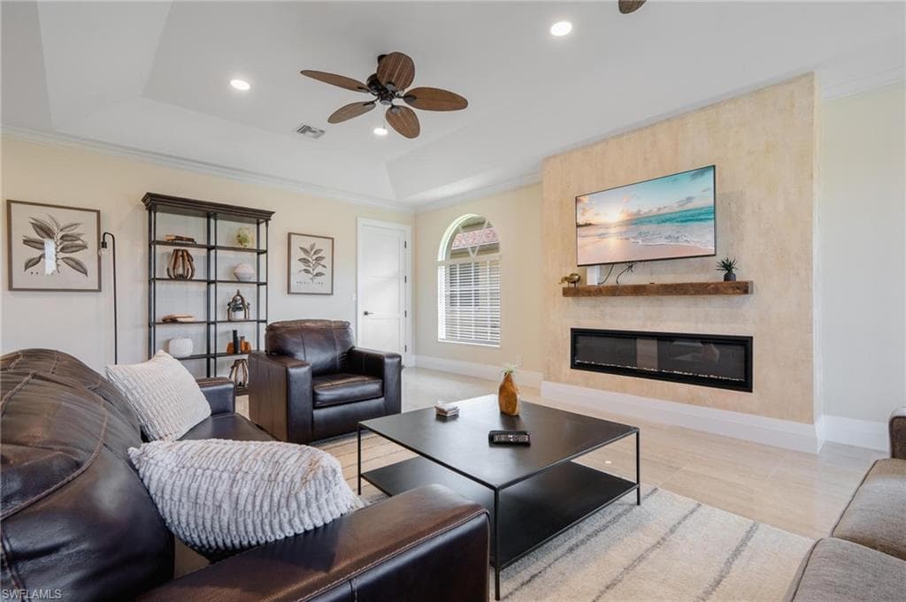 515 99th Ave N, Naples, FL 34108-17