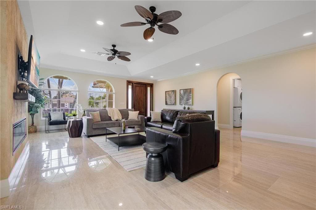 515 99th Ave N, Naples, FL 34108-19