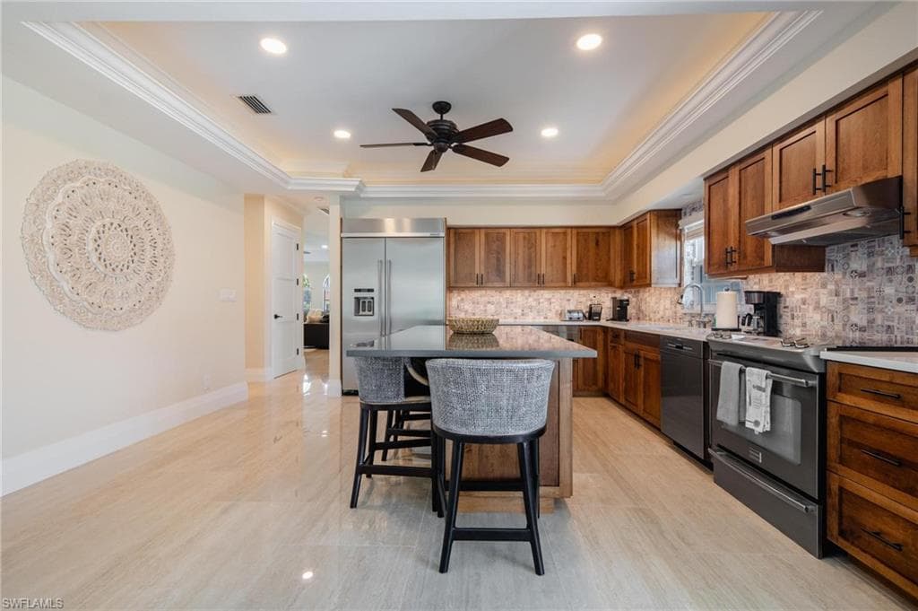 515 99th Ave N, Naples, FL 34108-21