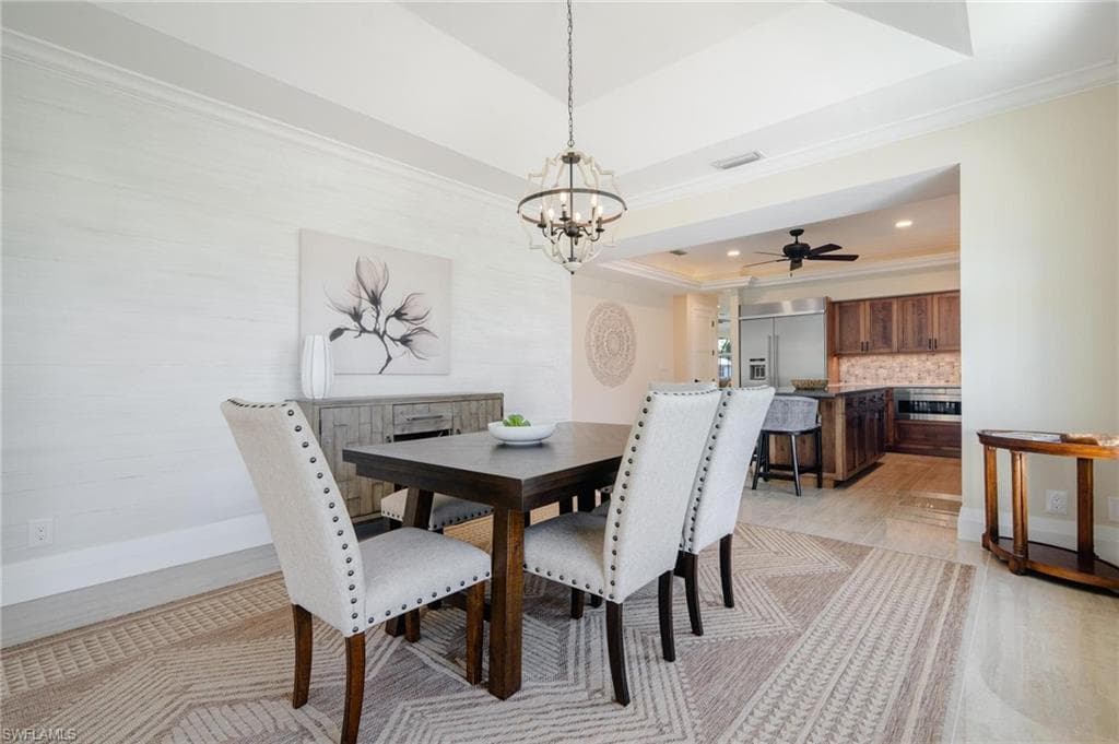 515 99th Ave N, Naples, FL 34108-25