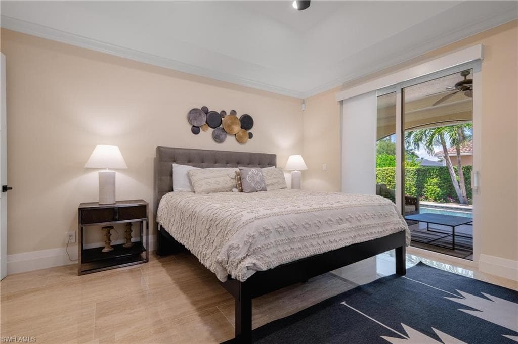 515 99th Ave N, Naples, FL 34108-27