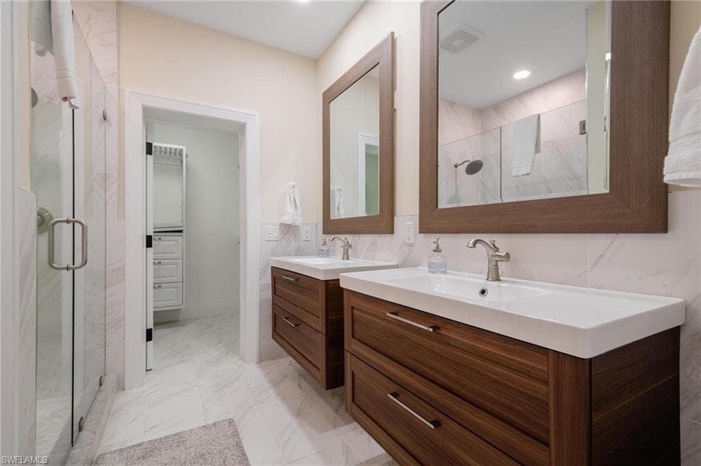 515 99th Ave N, Naples, FL 34108-30