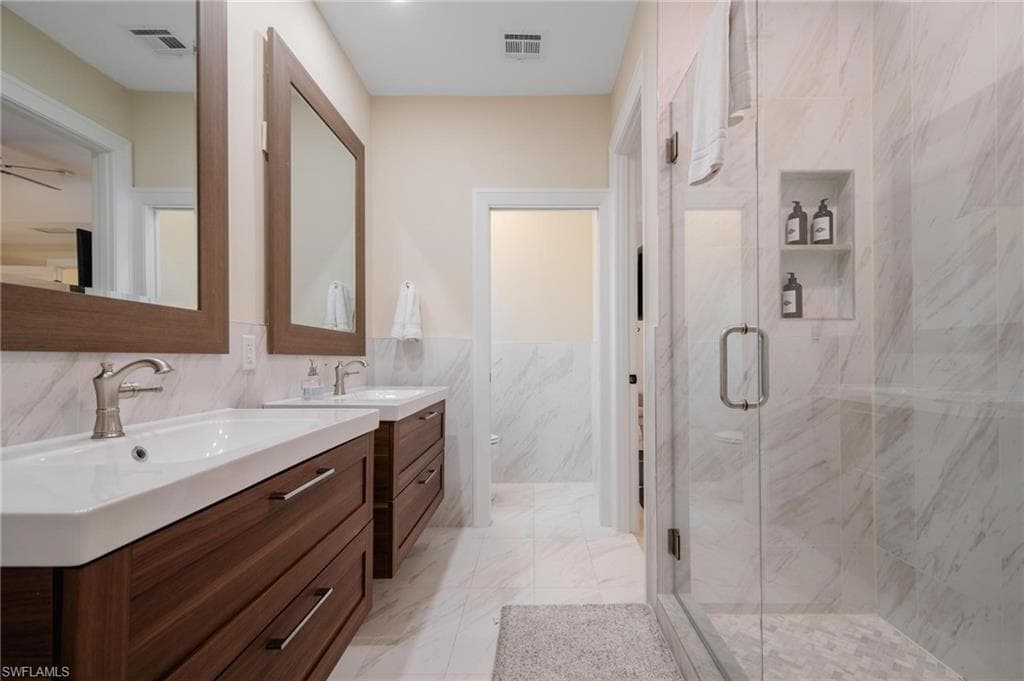 515 99th Ave N, Naples, FL 34108-31