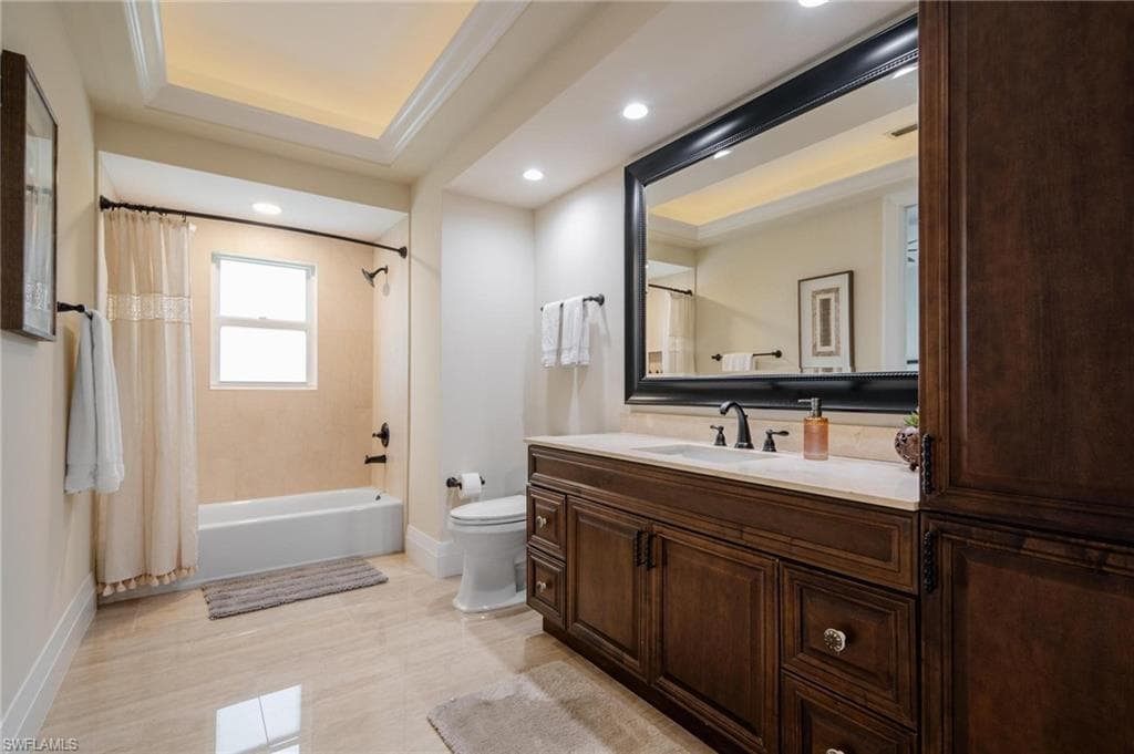 515 99th Ave N, Naples, FL 34108-36