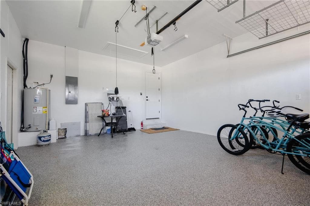 515 99th Ave N, Naples, FL 34108-40