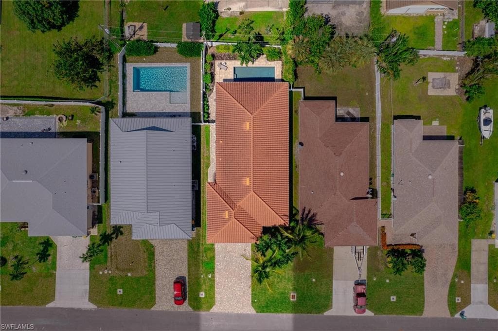 515 99th Ave N, Naples, FL 34108-50
