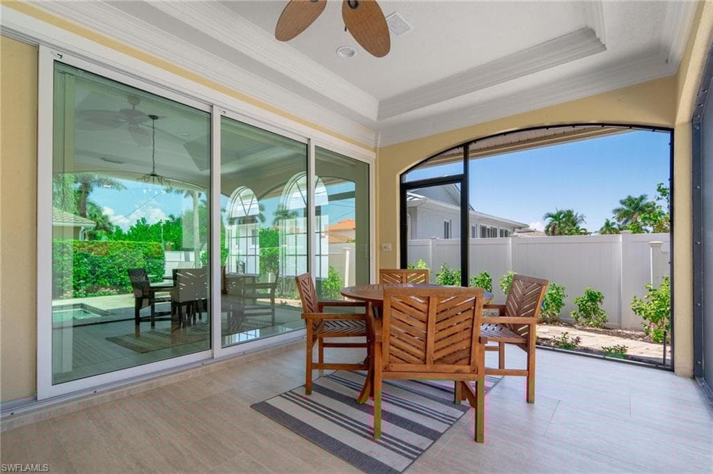 515 99th Ave N, Naples, FL 34108-5