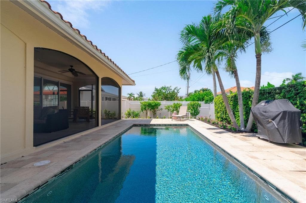 515 99th Ave N, Naples, FL 34108-7