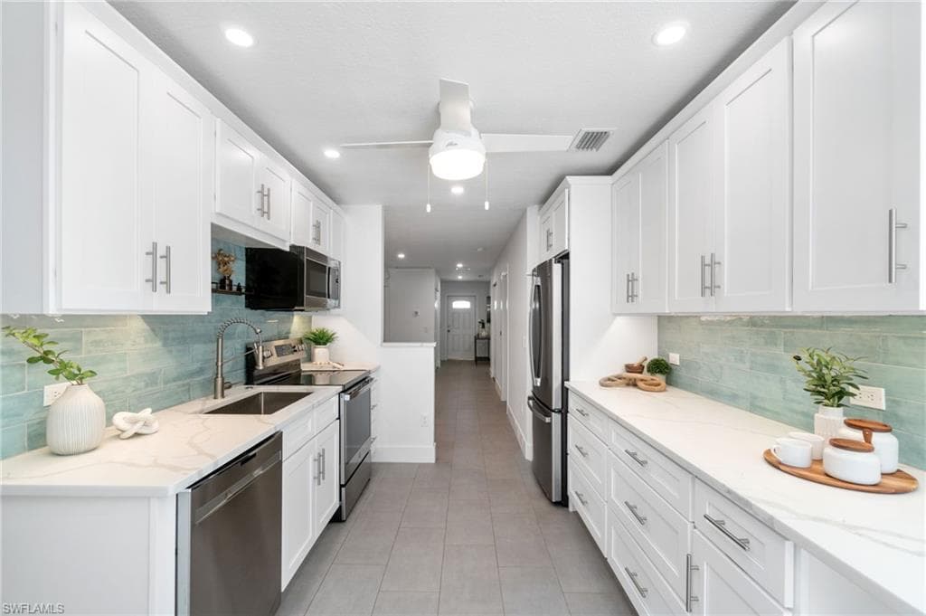 626 97th Ave N, Naples, FL 34108-18