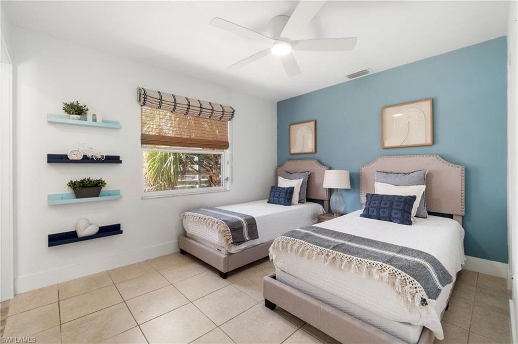 626 97th Ave N, Naples, FL 34108-25