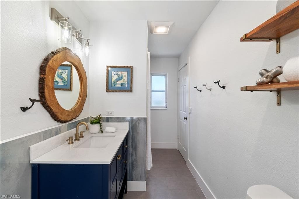 626 97th Ave N, Naples, FL 34108-27