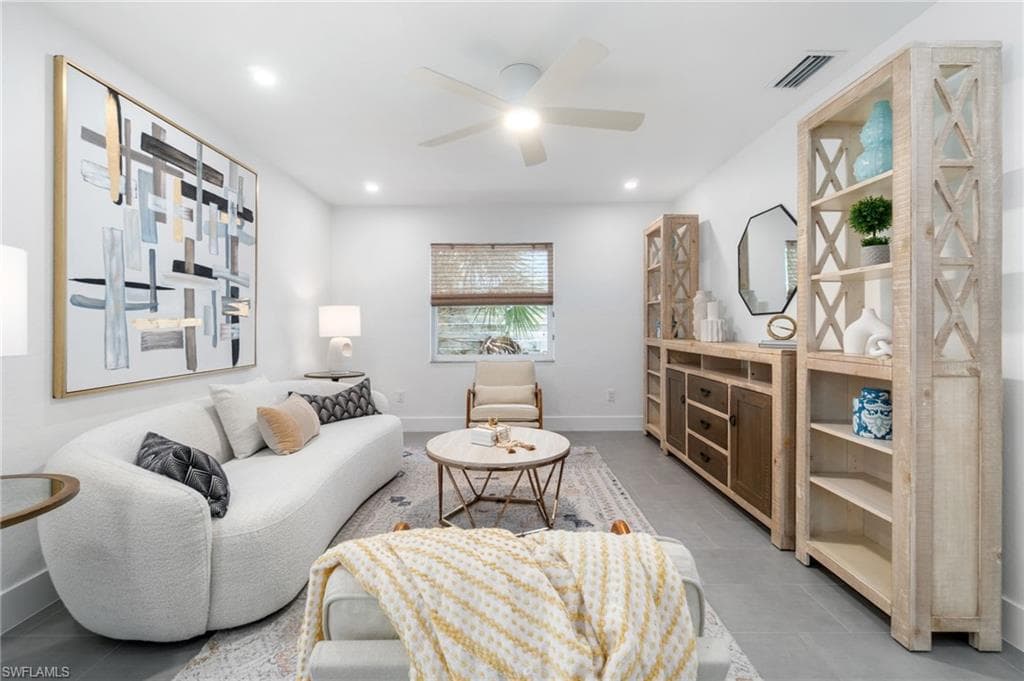 626 97th Ave N, Naples, FL 34108-2