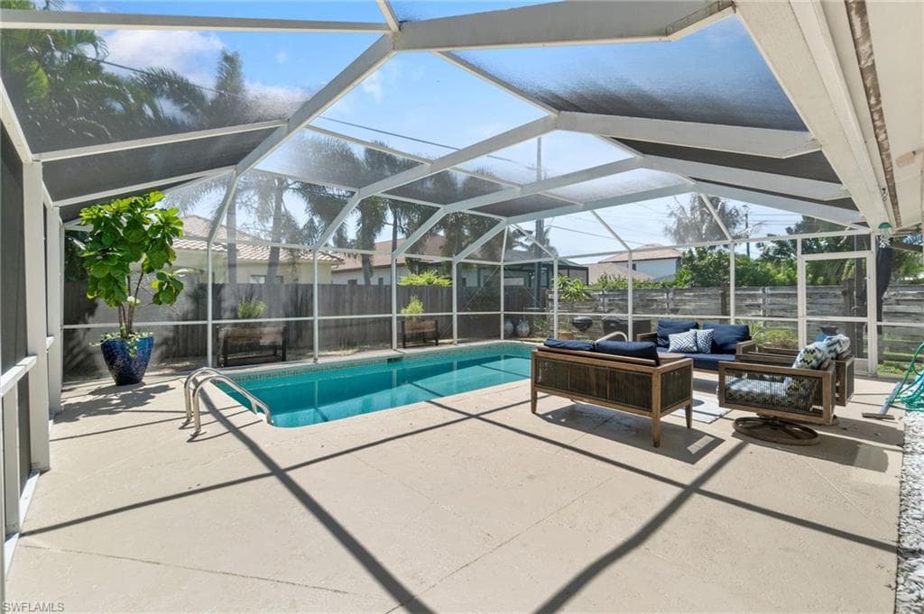 626 97th Ave N, Naples, FL 34108-5