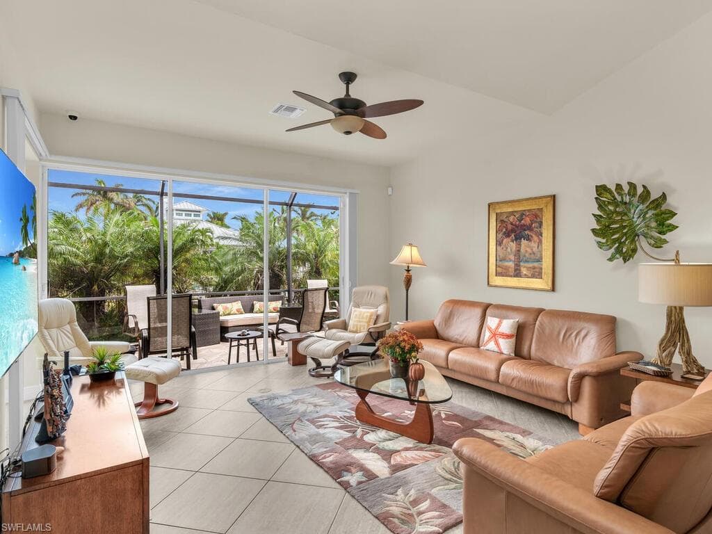 680 Thrush Ct, Marco Island, FL 34145-11