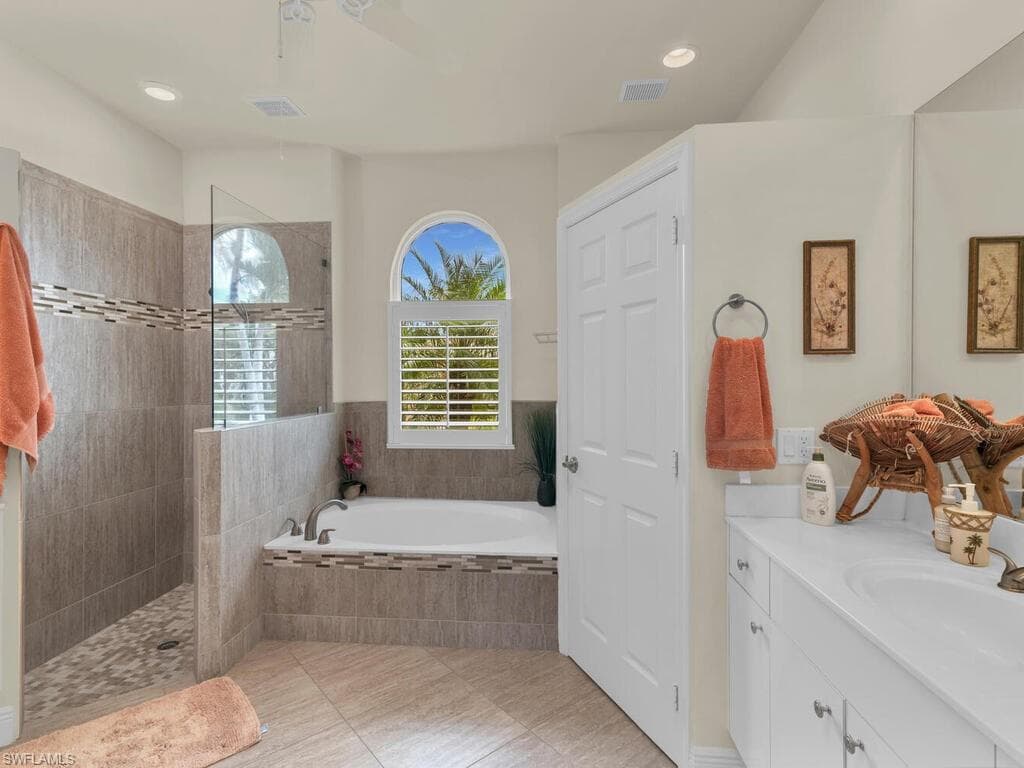 680 Thrush Ct, Marco Island, FL 34145-14