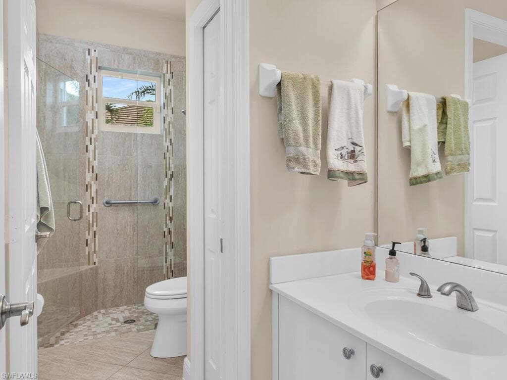 680 Thrush Ct, Marco Island, FL 34145-16