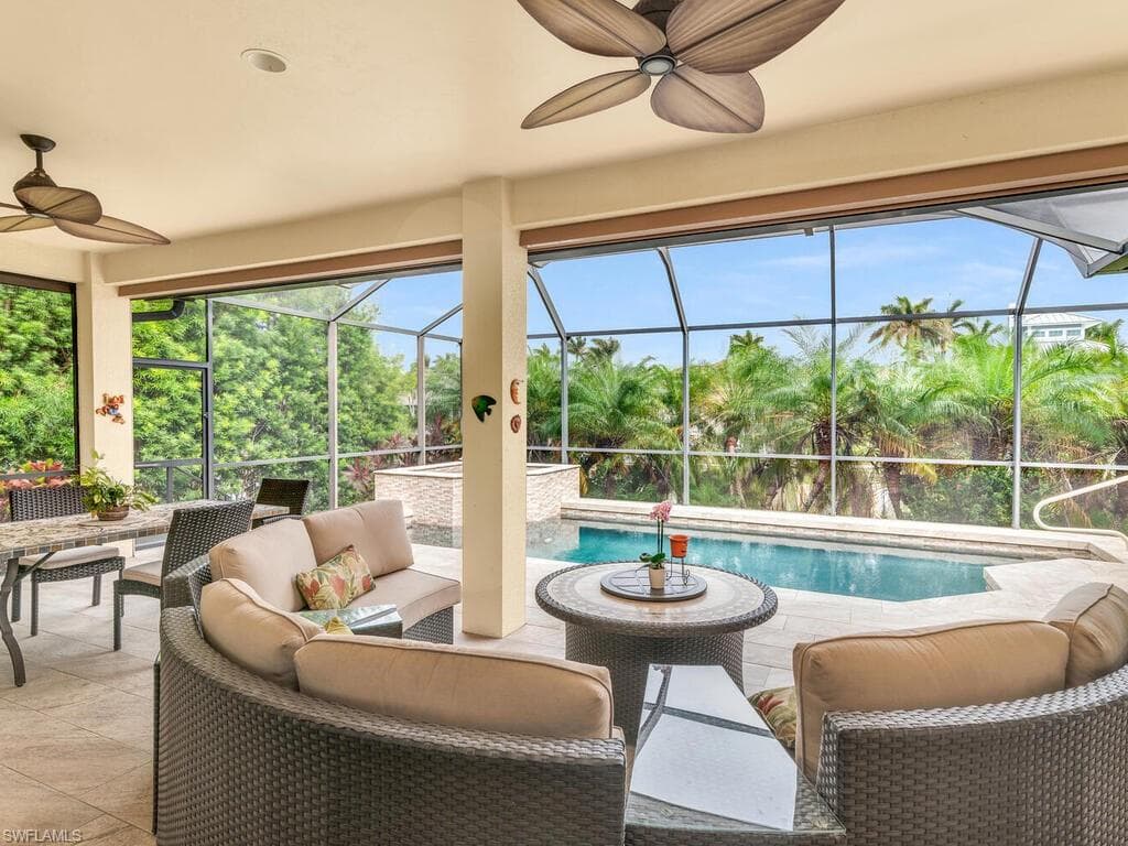 680 Thrush Ct, Marco Island, FL 34145-18