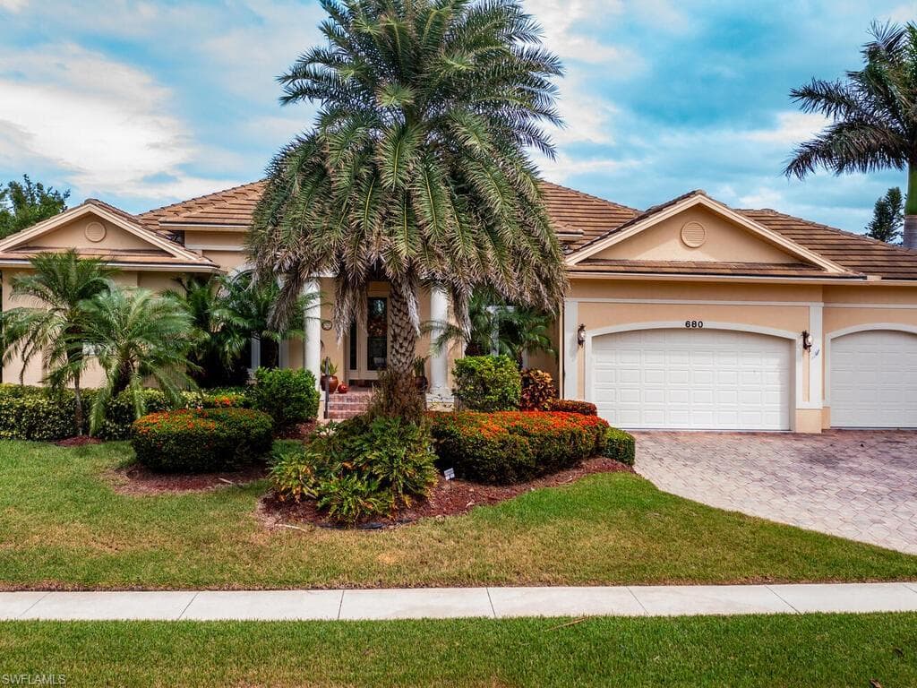 680 Thrush Ct, Marco Island, FL 34145-1