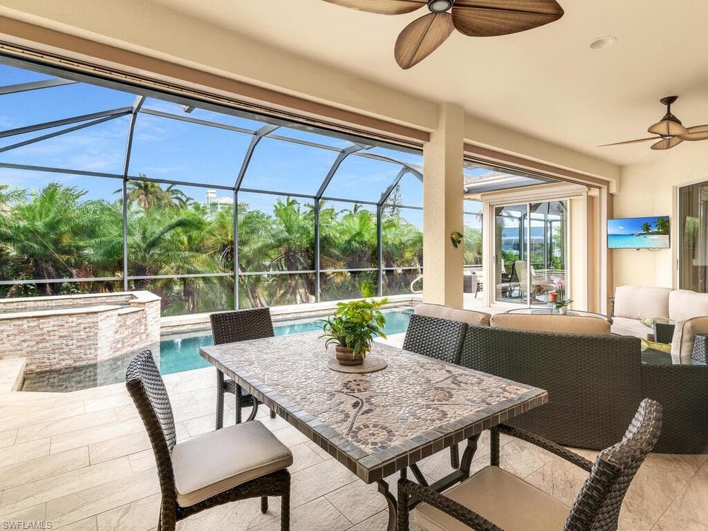 680 Thrush Ct, Marco Island, FL 34145-21