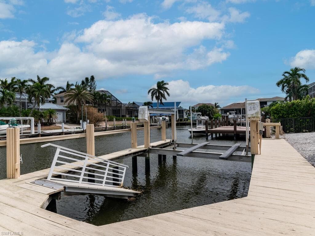 680 Thrush Ct, Marco Island, FL 34145-23