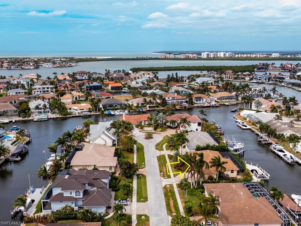 680 Thrush Ct, Marco Island, FL 34145-25