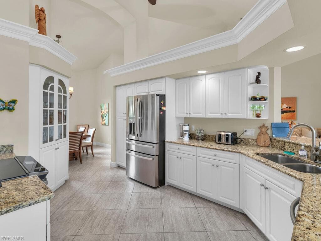 680 Thrush Ct, Marco Island, FL 34145-8