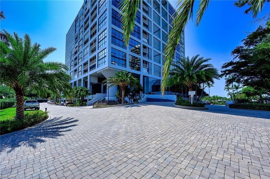4751 Gulf Shore Blvd N 1805, Naples, FL 34103-17