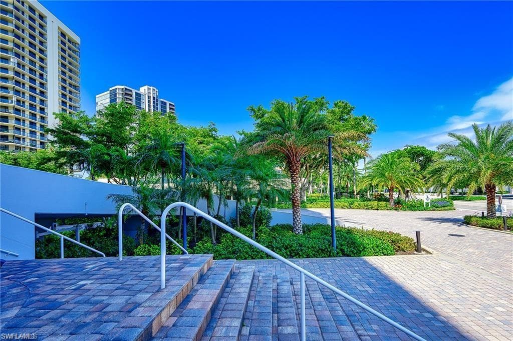 4751 Gulf Shore Blvd N 1805, Naples, FL 34103-18