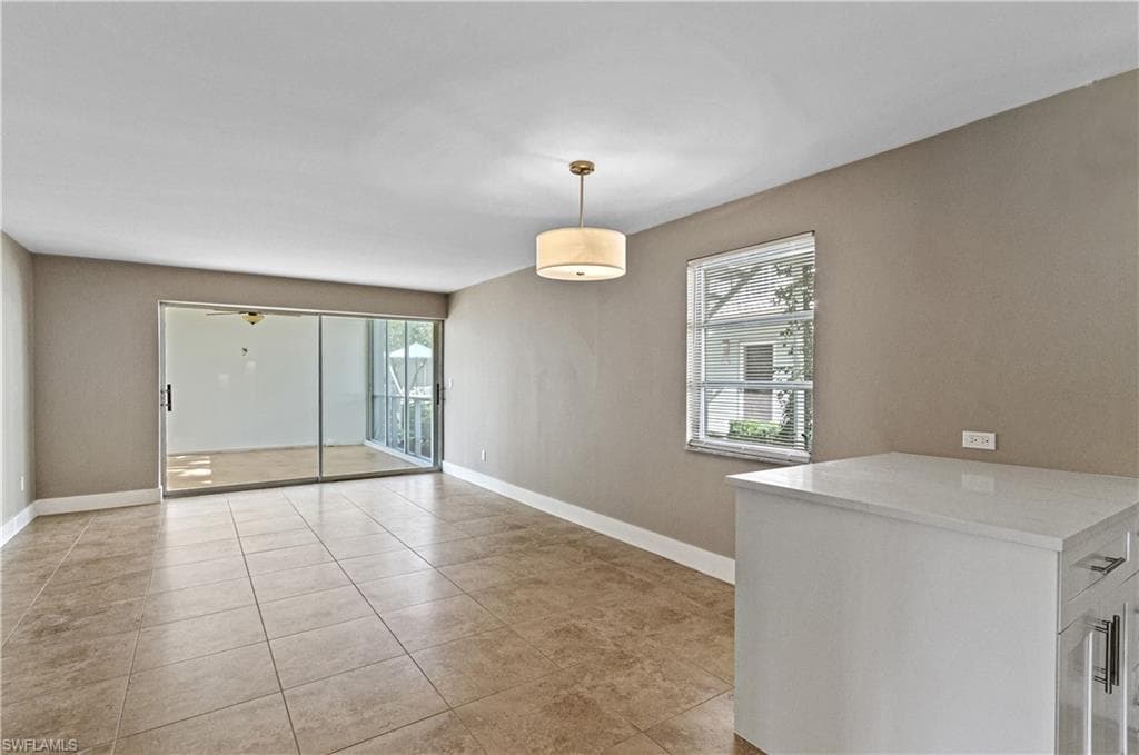 627 12th Ave S 627, Naples, FL 34102-4