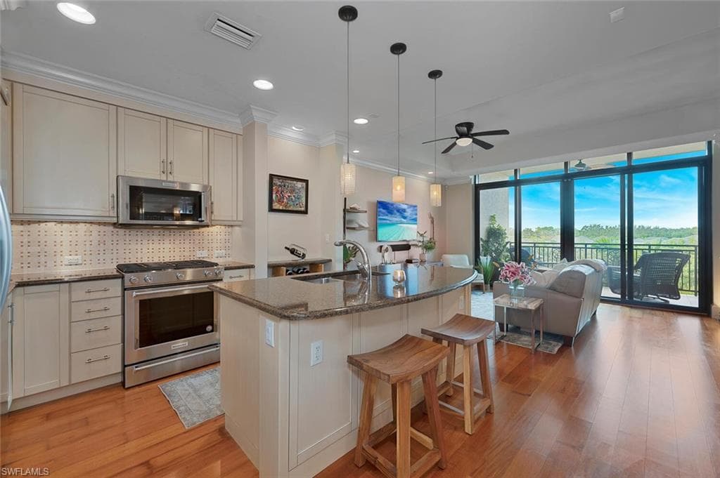 9123 Strada Pl 7309, Naples, FL 34108-3