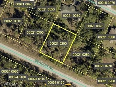 733/735 Meadow Rd, Lehigh Acres, FL 33971-1